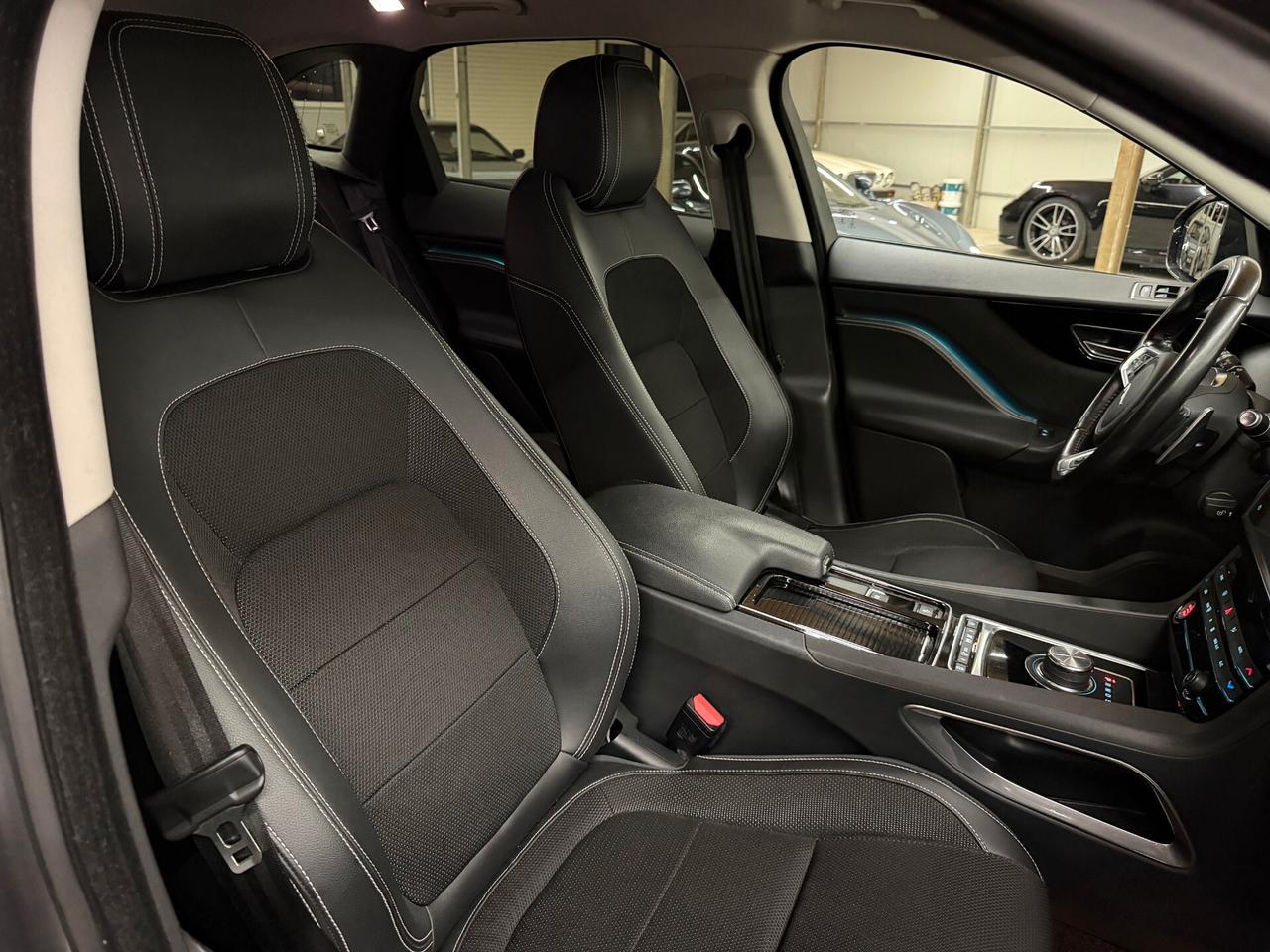 Jaguar F-Pace 240cv R-Sport - 24 MESI DI GARANZIA