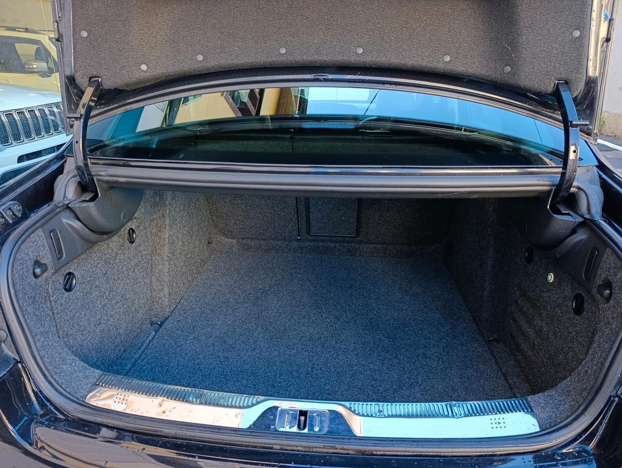 Skoda Superb 2.0 TDI CR 170CV DSG Laurin&Klement