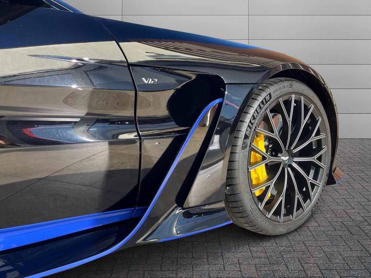 ASTON MARTIN V12 VANTAGE ROADSTER