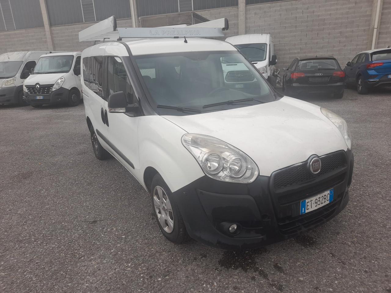 Fiat doblo 5 posti finestrato autocarro