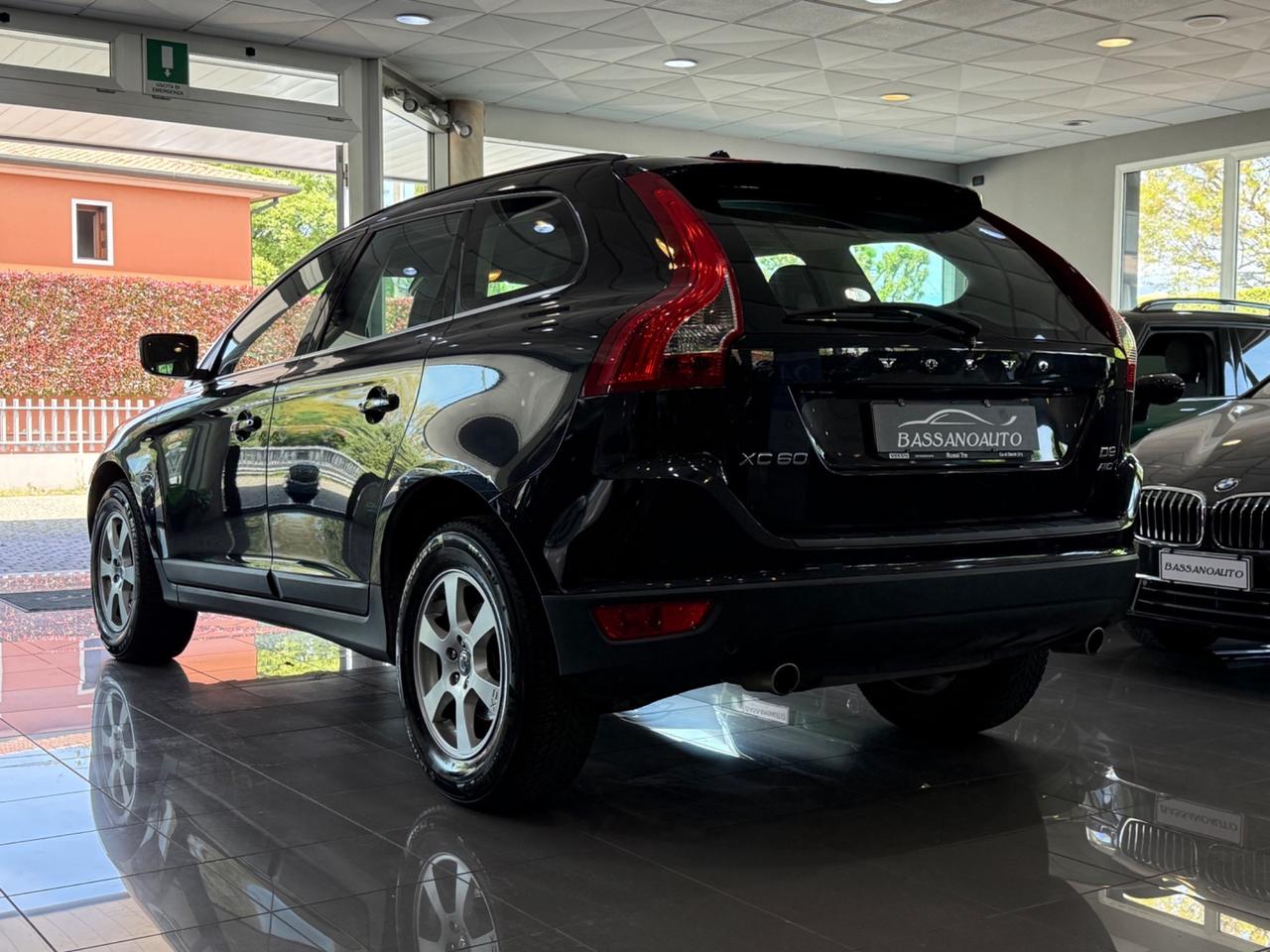 Volvo XC 60 2.4 d4 R-design awd 163cv MANUALE !!
