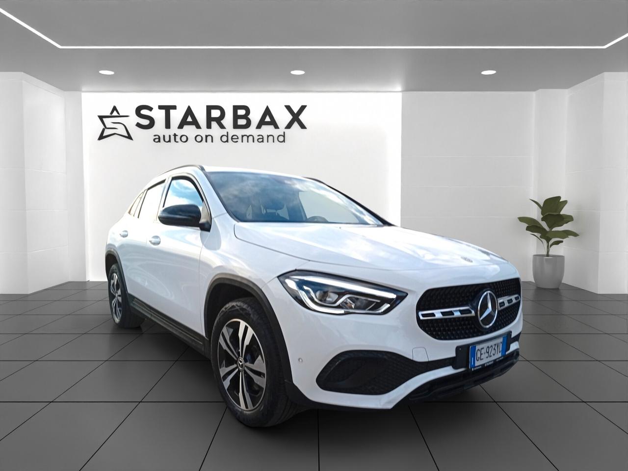 Mercedes-benz GLA 200 d Automatic 4Matic Premium AMG LUCI AMBIENT DISPLAY FULL HD GRANDE