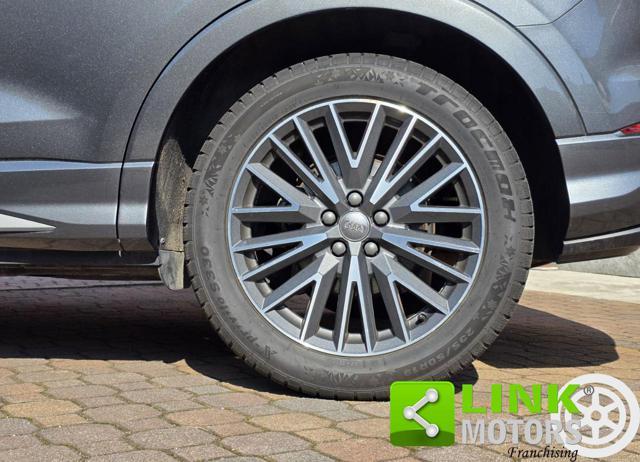 AUDI Q3 35 TFSI 150 CV S Tronic S Line Identity Black