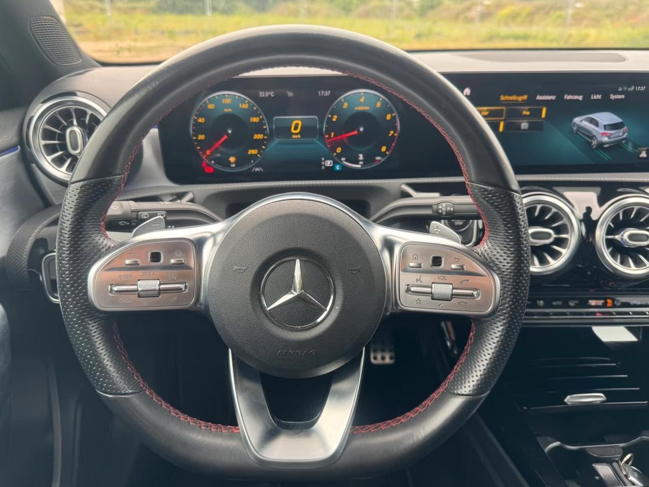 Mercedes-benz A 180 Premium AMG 136CV MBUX