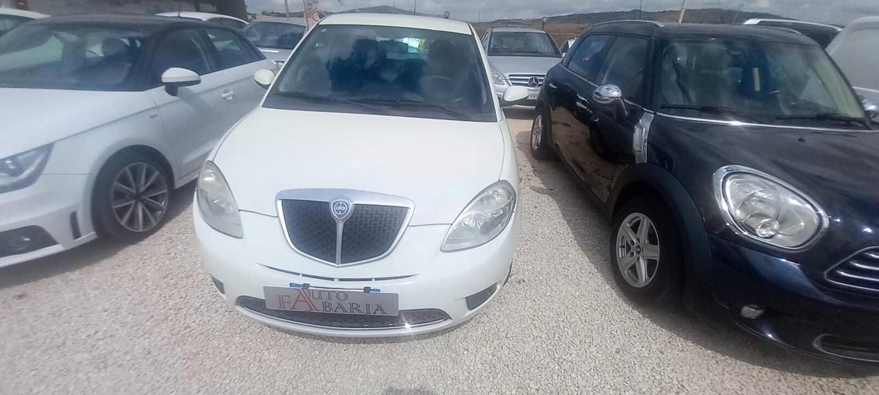 Lancia Ypsilon 1.2 Platino