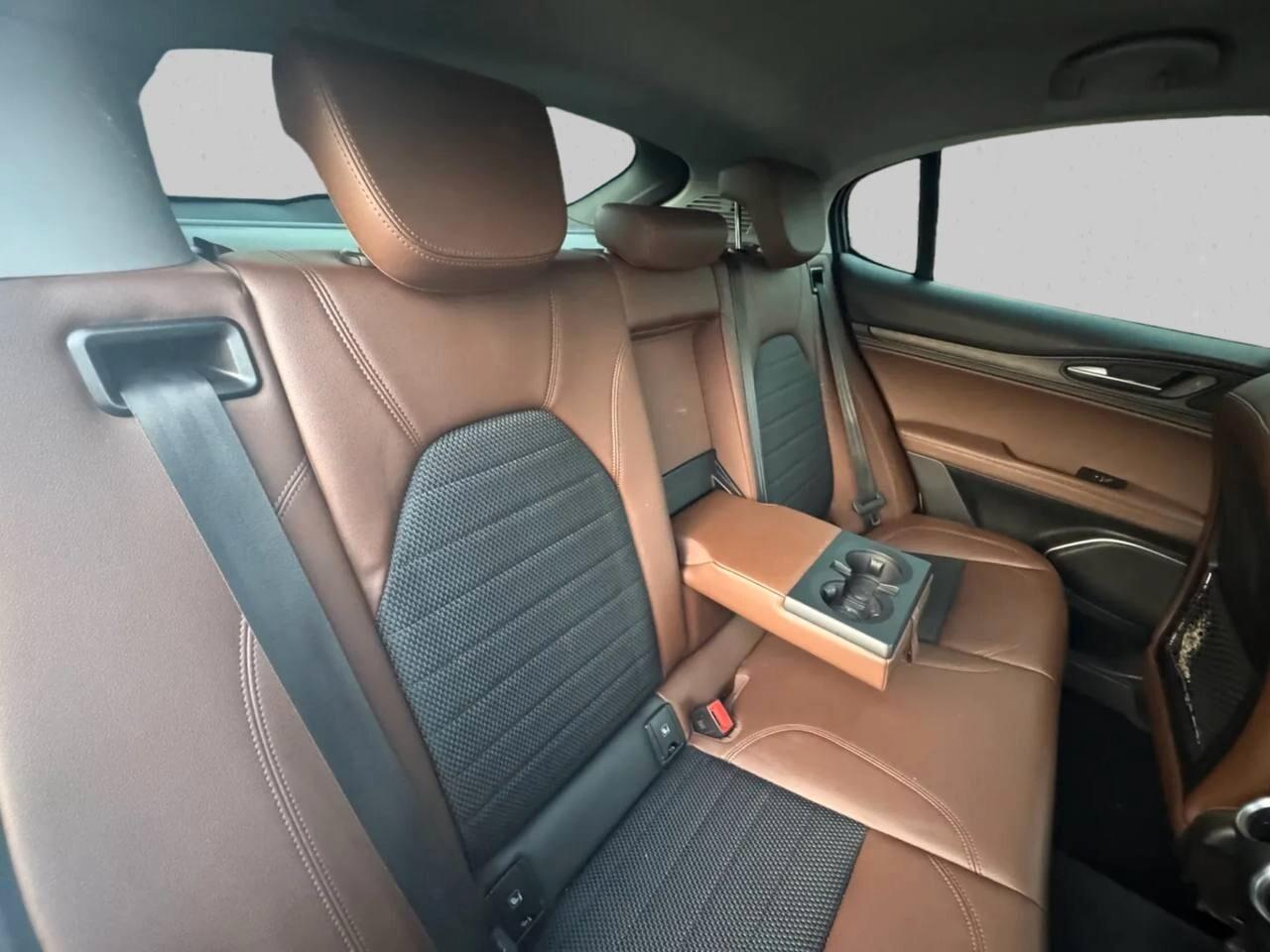 Alfa Romeo Stelvio 2.2 Turbodiesel 180 CV AT8 RWD Executive 03/2018