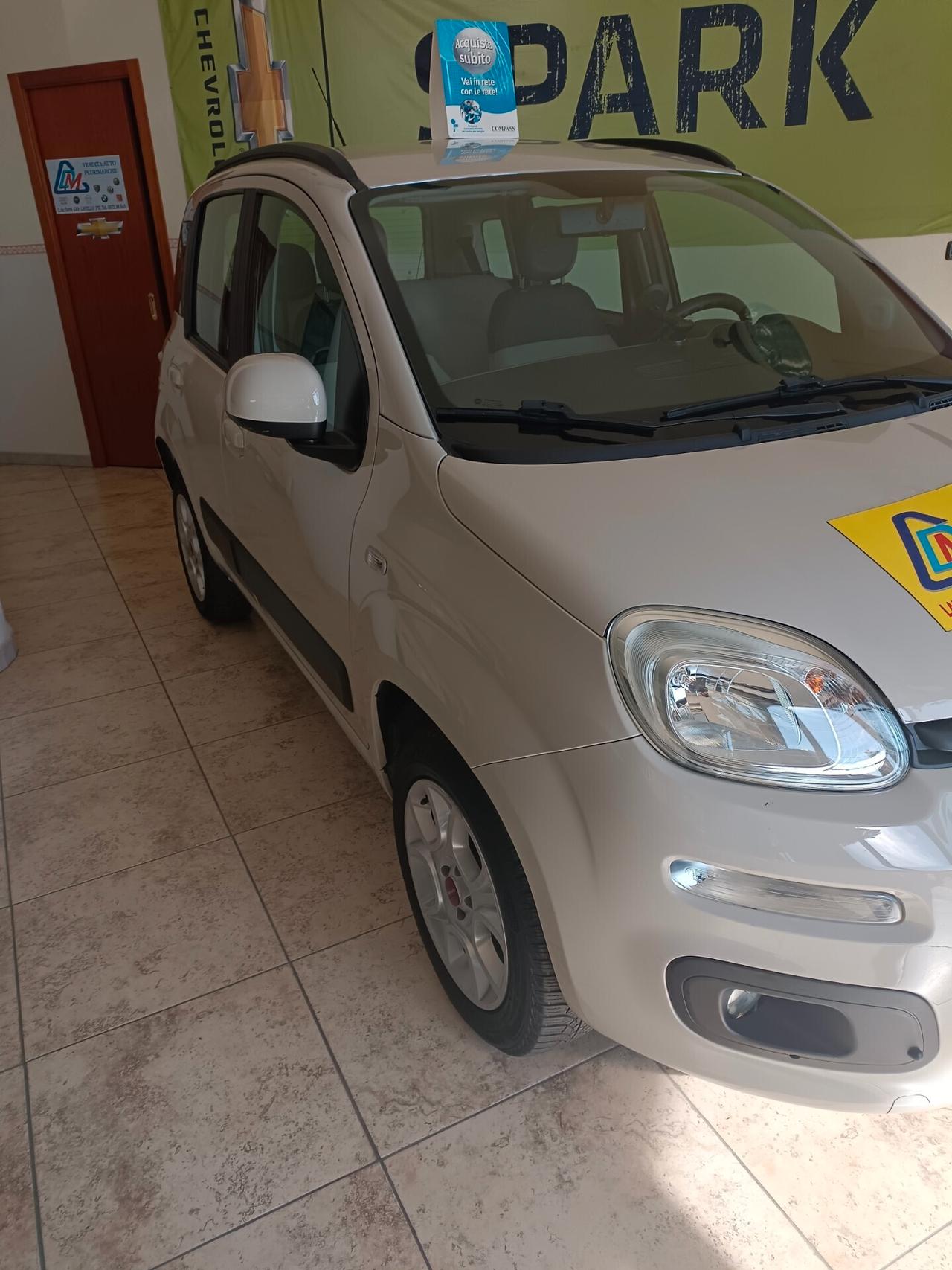 Fiat Panda versione lounge natural power