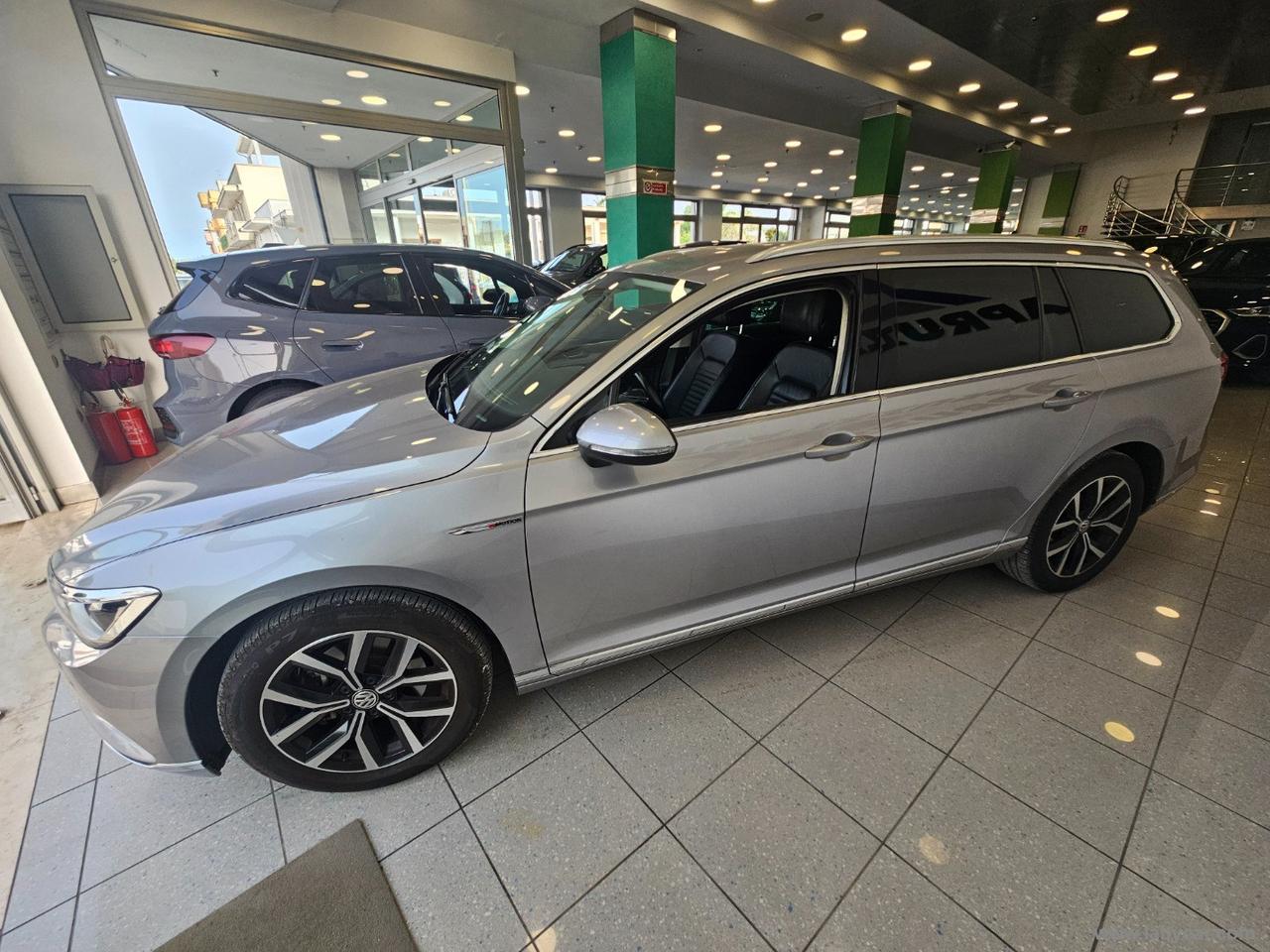 VOLKSWAGEN Passat Var. 2.0 TDI 190 4MOT DSG Exec.