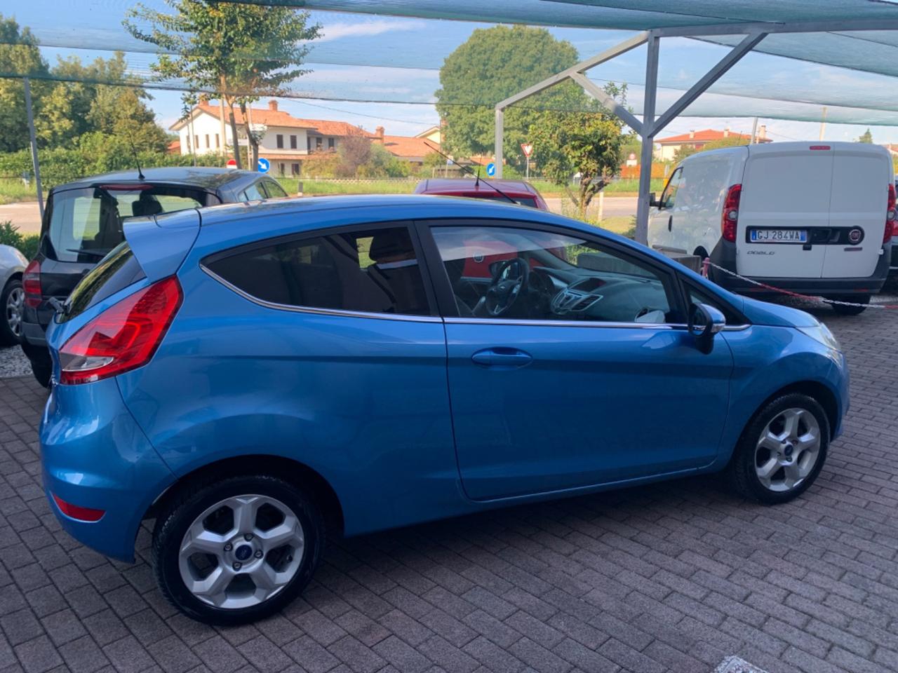 Ford Fiesta 1.4 3 porte Bz.- GPL Titanium