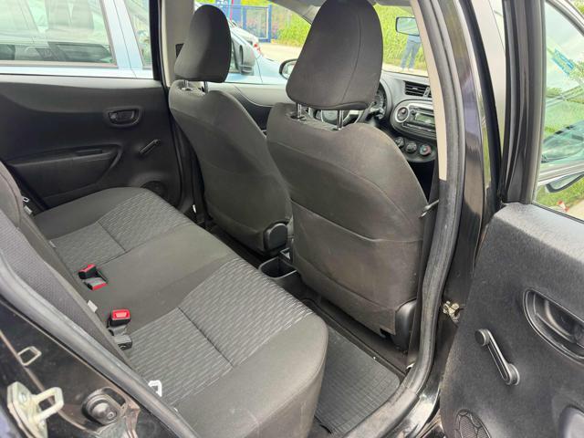 TOYOTA Yaris 1.0 5 porte Lounge
