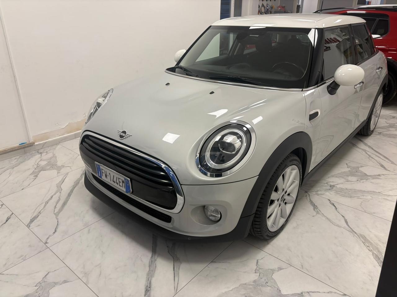 Mini Cooper 1500 D Baker Street Unipro 2019