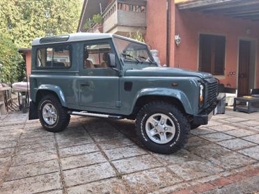 Land Rover Defender 90 2.4 TD4 Station Wagon