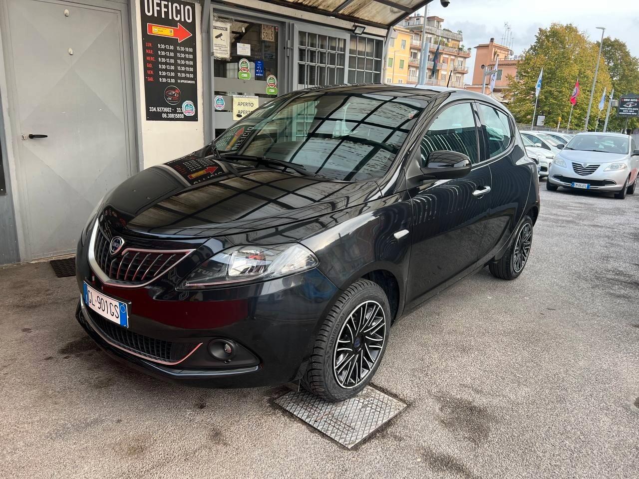 Lancia Ypsilon 1.0 FireFly 5 porte S&S Hybryd Gold