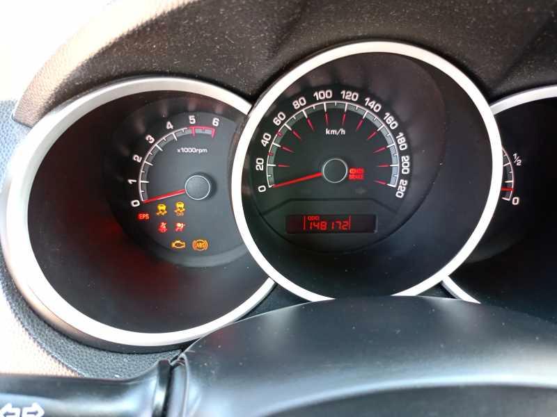 KIA Venga 1.4 crdi Cool c/t.panoramico,r.vel. s/navi 90c