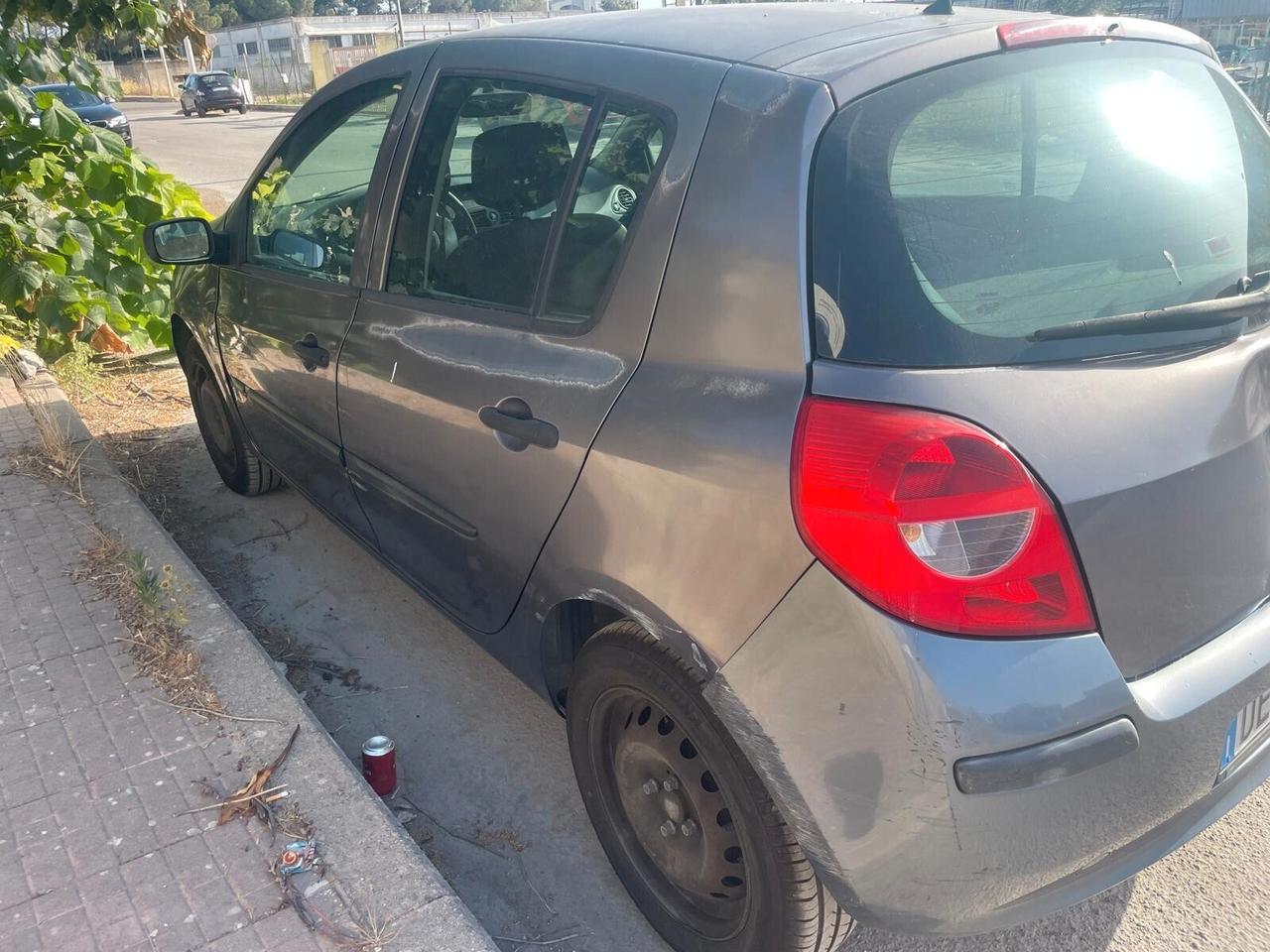 Renault Clio BENZINA NEOPATENTATI