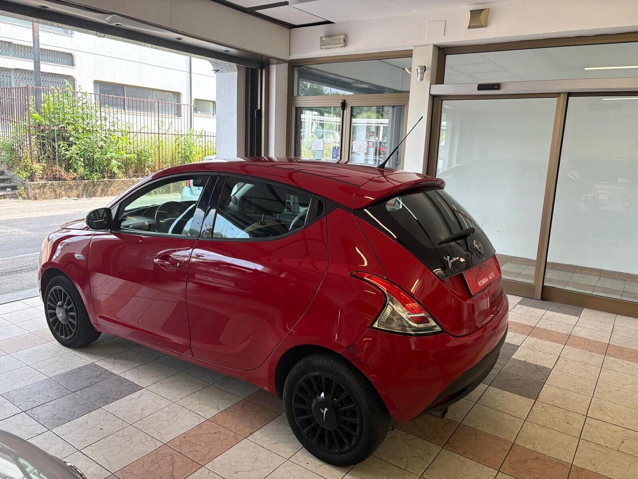 Lancia Ypsilon 1.2 69 CV 5 porte Elefantino