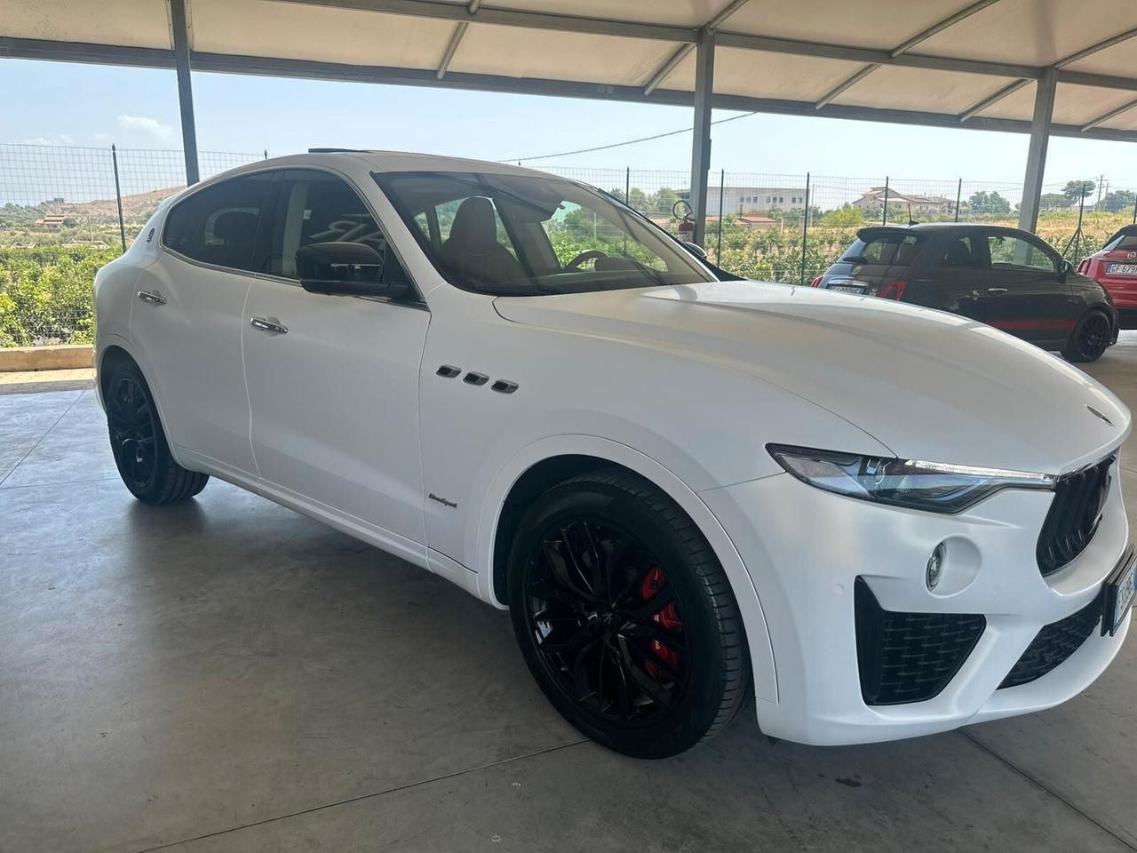 MASERATI LEVANTE GRANSPORT WRAPPATA 10/2018