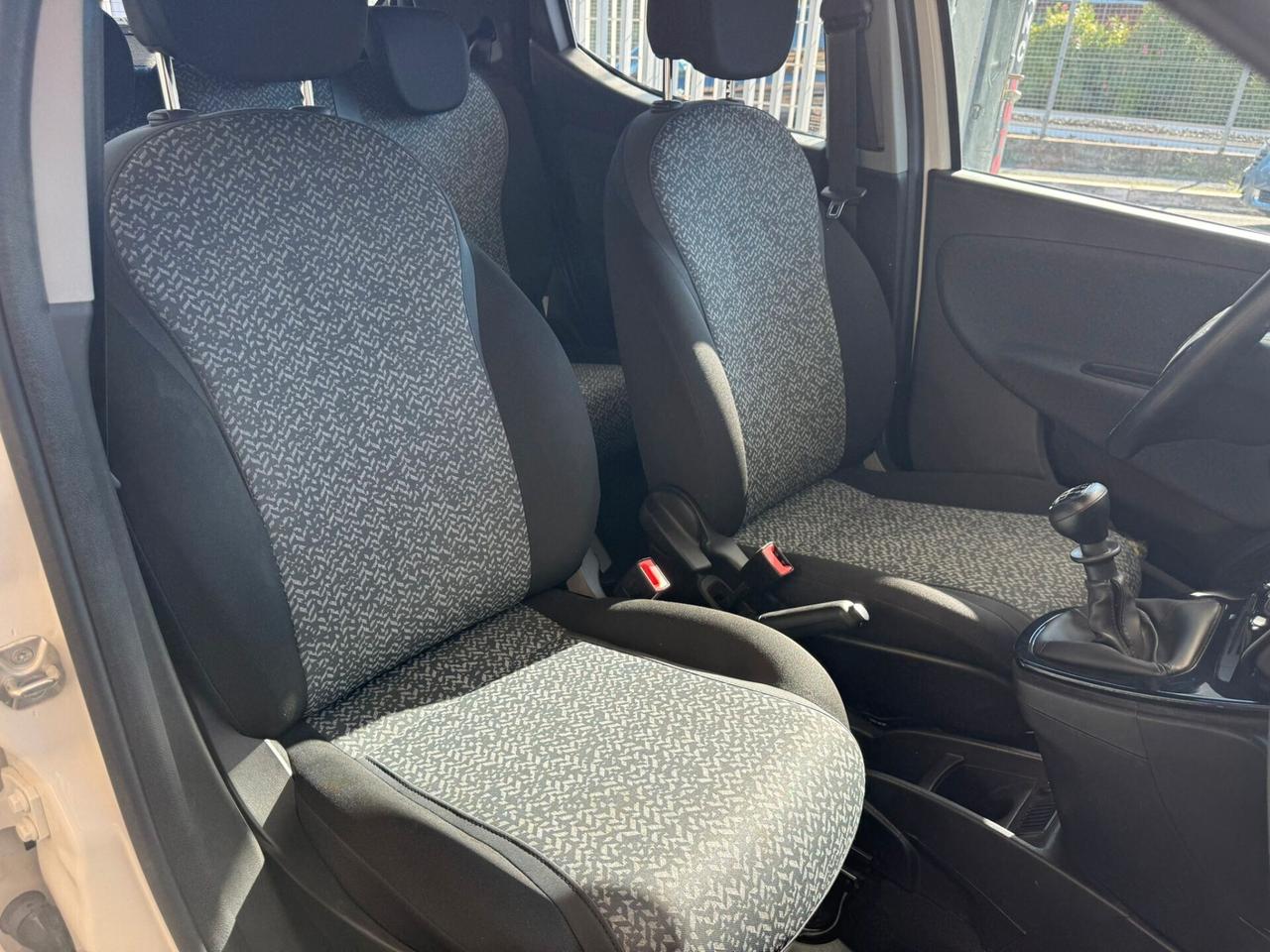 Lancia Ypsilon 1.0 FireFly 5 porte S&S Hybrid - AZIENDALE - EURO6 - NO VINCOLO FINANZIAMENTO