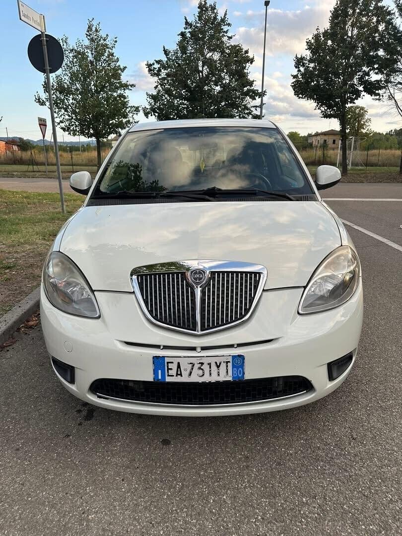 Lancia Ypsilon 1.4 New Oro Ecochic GPL