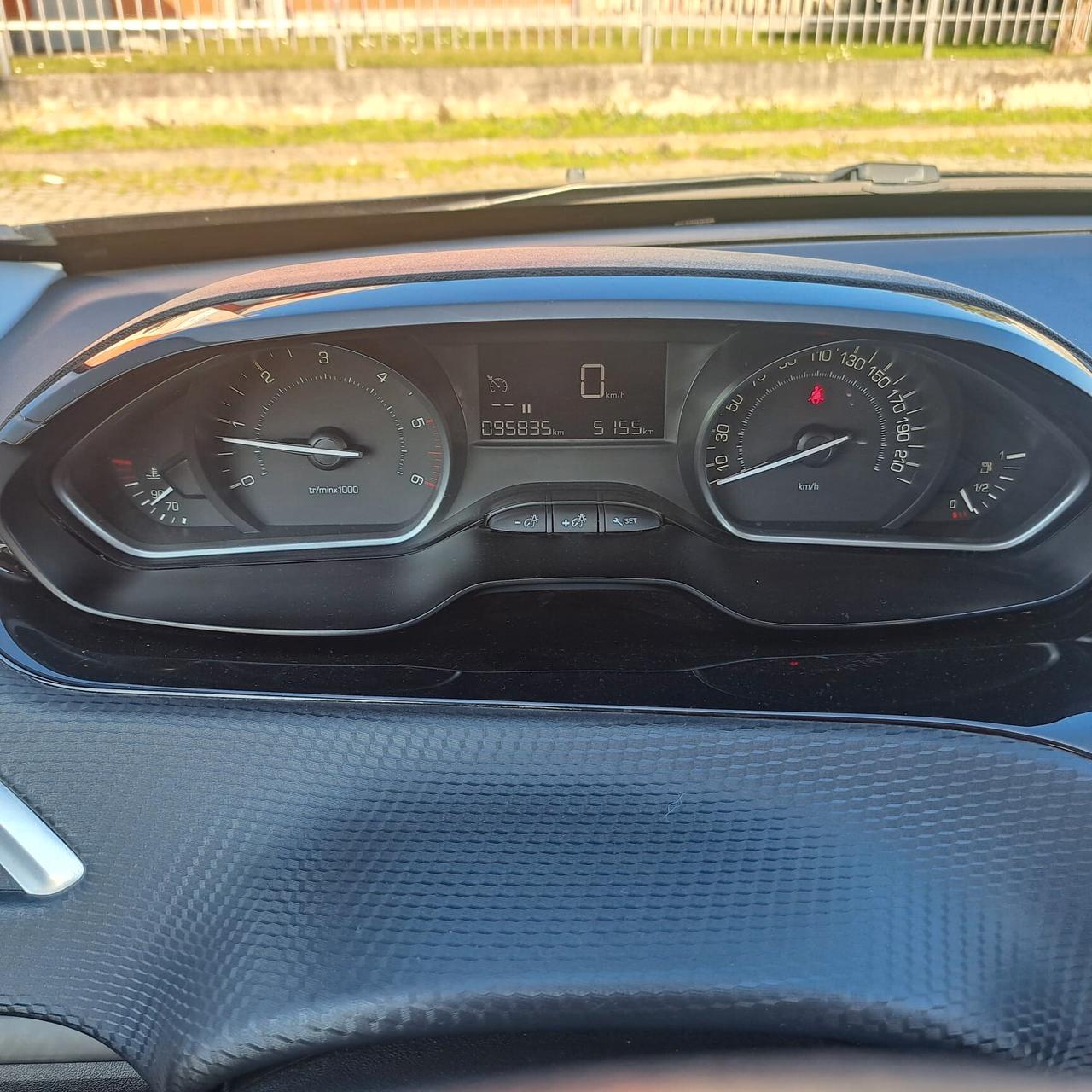 Peugeot 2008 BlueHDi 100 Active