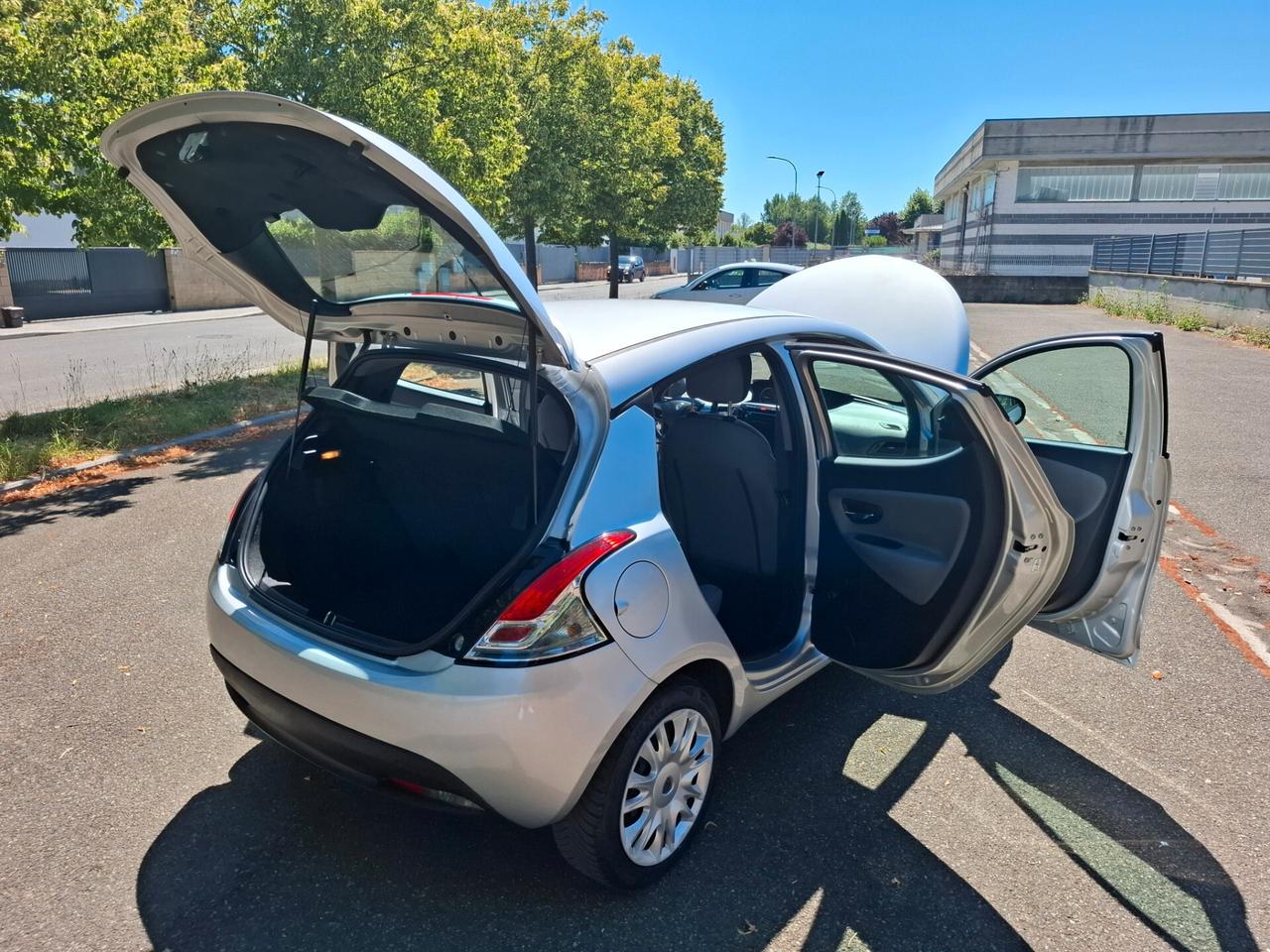 Lancia Ypsilon 1.2 69 CV 5 porte S&S Platinum