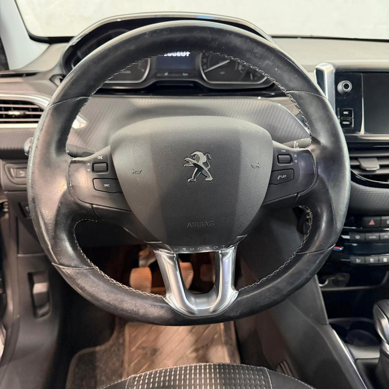 Peugeot 208 1.2 benzina NEOPATENTATI CERCHI IN LEGA+FULL