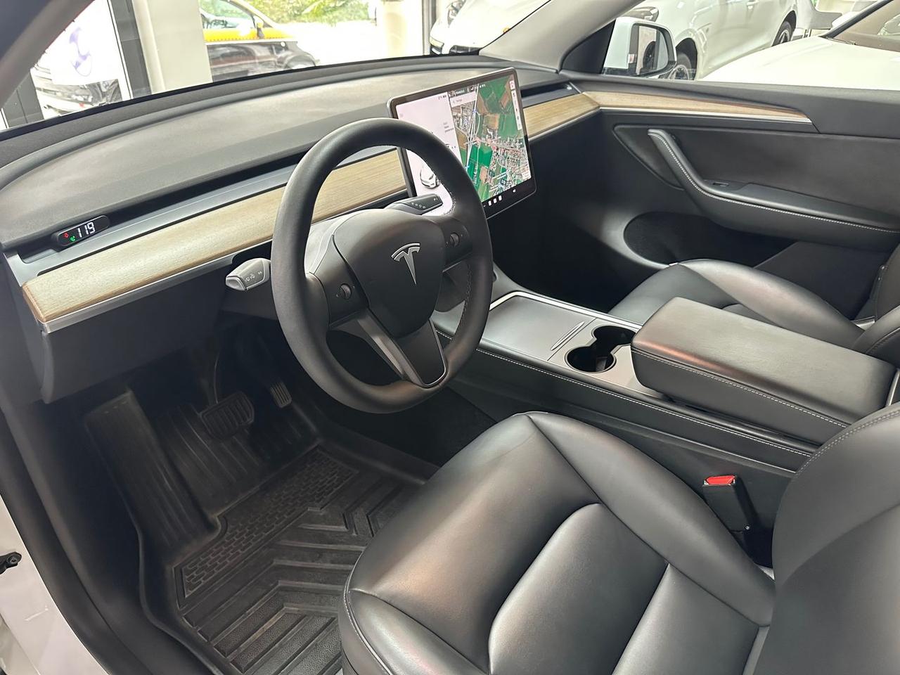 Tesla Model Y DUAL MOTOR LONG RANGE AWD Maxi #7387