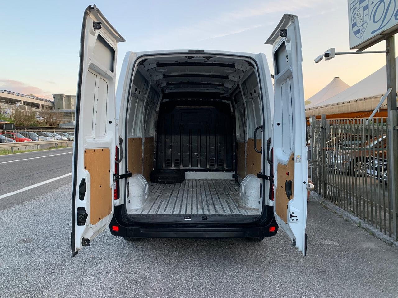RENAULT MASTER 2.3 DCI H2L2