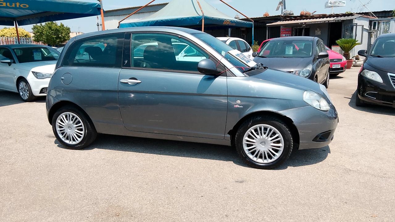 Lancia Ypsilon Lancia y 1.2 benzina neo patentati