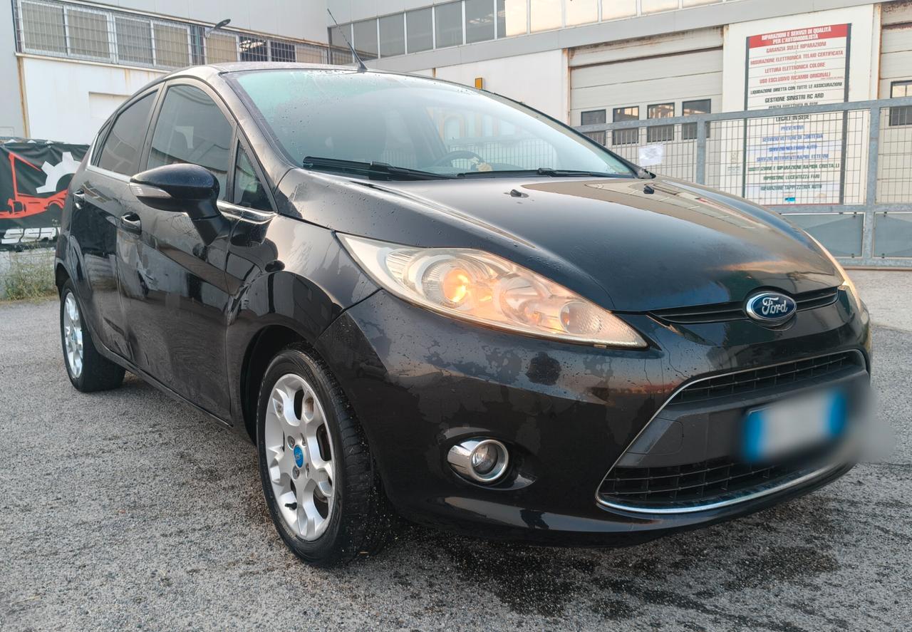 Ford Fiesta 1.5 TDCi 75CV 5 porte Titanium