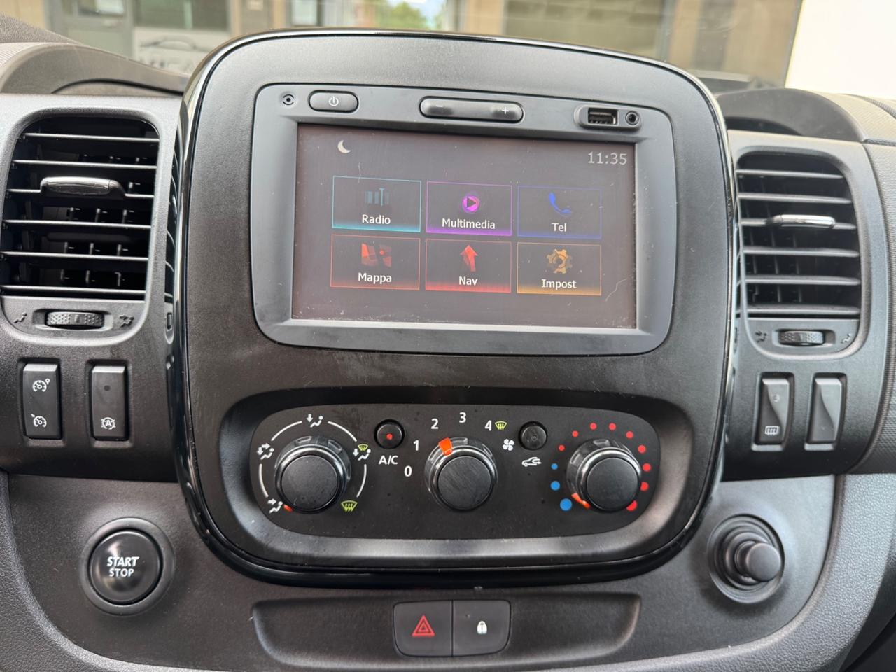 Opel Vivaro 8 posti