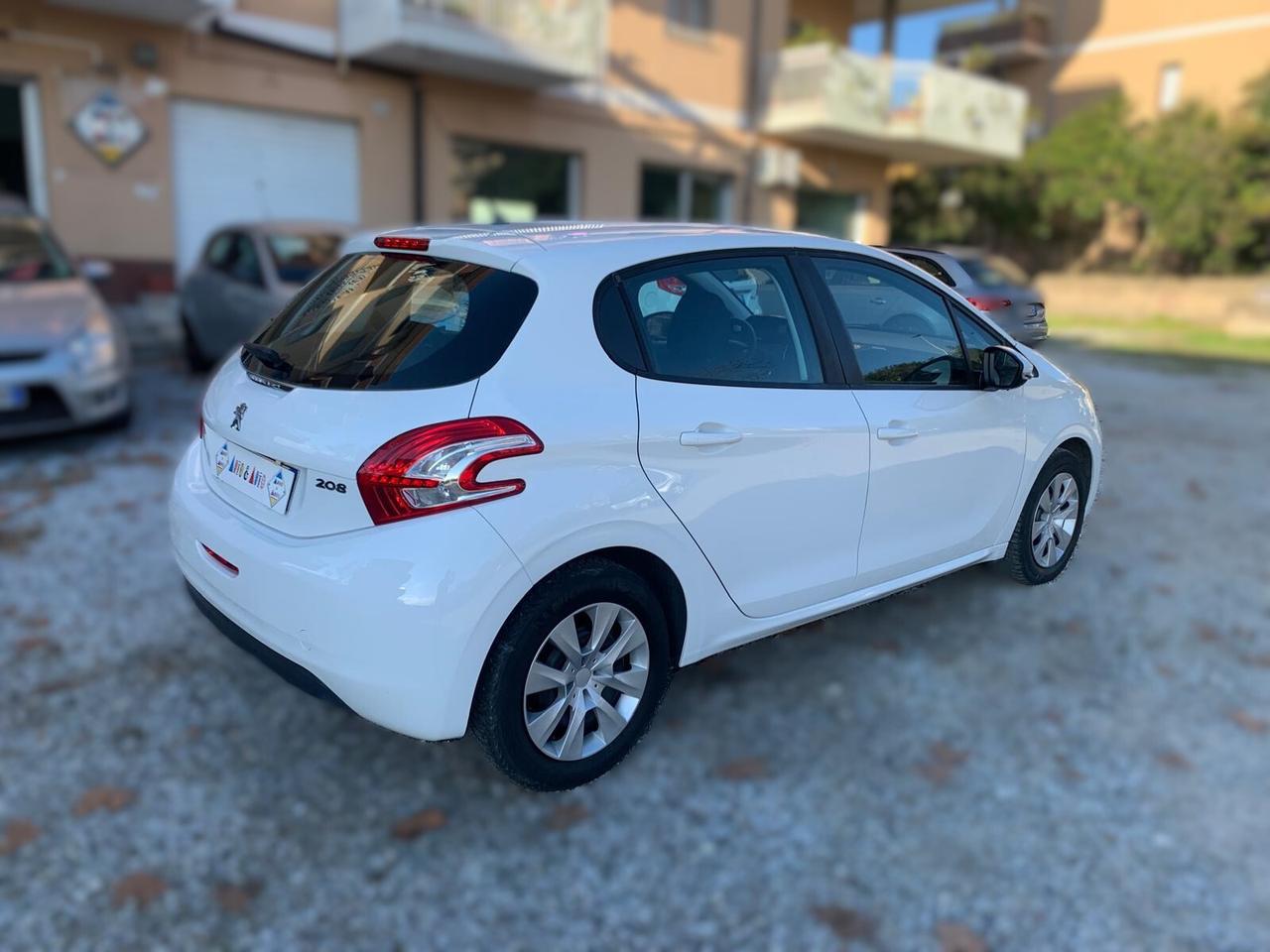 Peugeot 208 1.4 HDi 68 CV 5 porte Allure