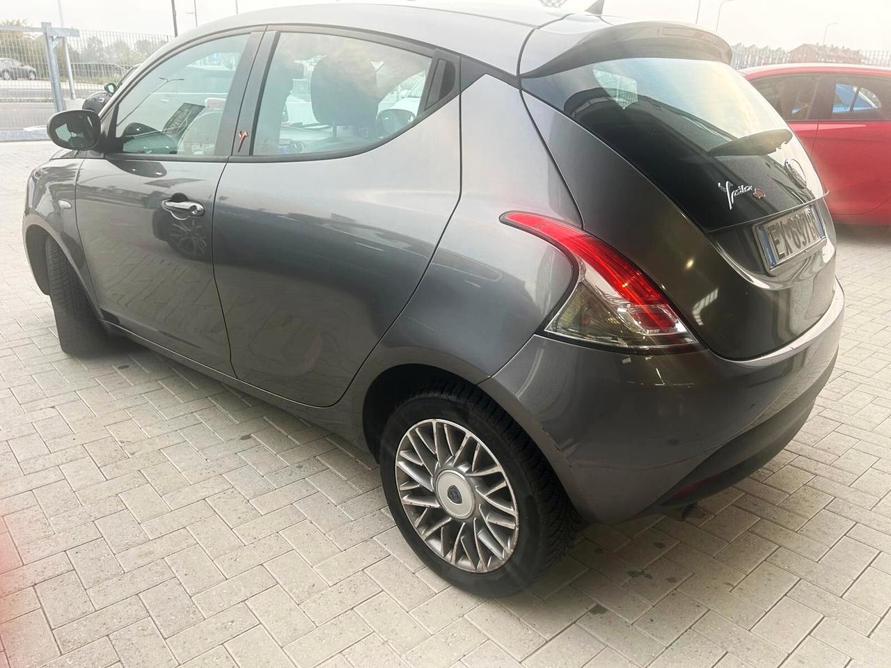 Lancia Ypsilon 1.2 69 CV 5 porte GPL Ecochic Elefantino