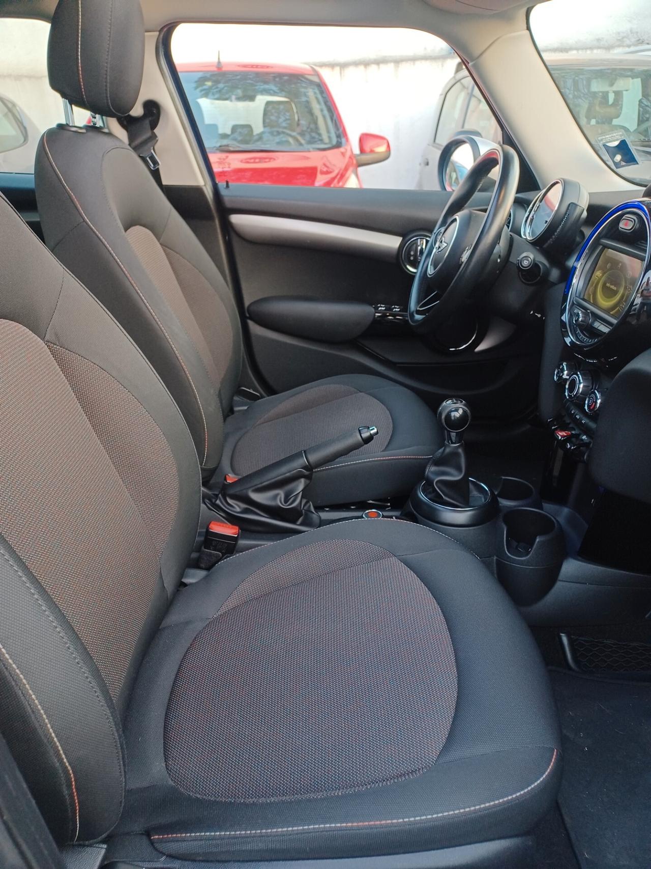Mini 1.2 Benzina 5 porte Tetto PDC 2015
