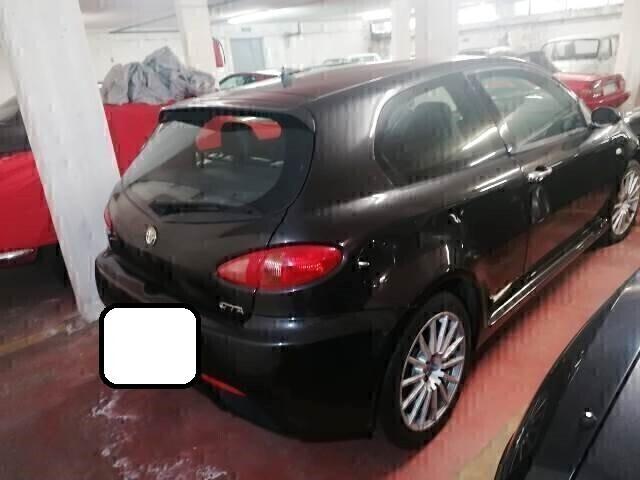 Alfa Romeo 147 gta 3.2 v6