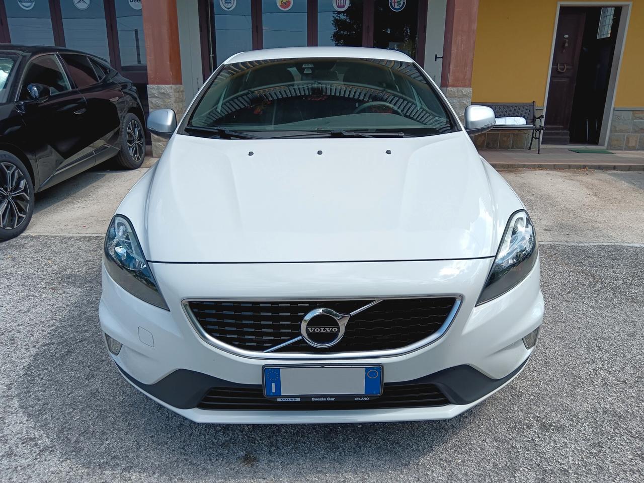 Volvo V40 2.0 D2 120CV R DESIGN NUOVISSIMA