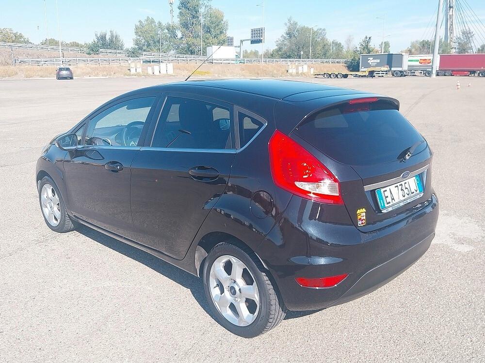 Ford Fiesta 1.4 5 porte Bz.- GPL Titanium