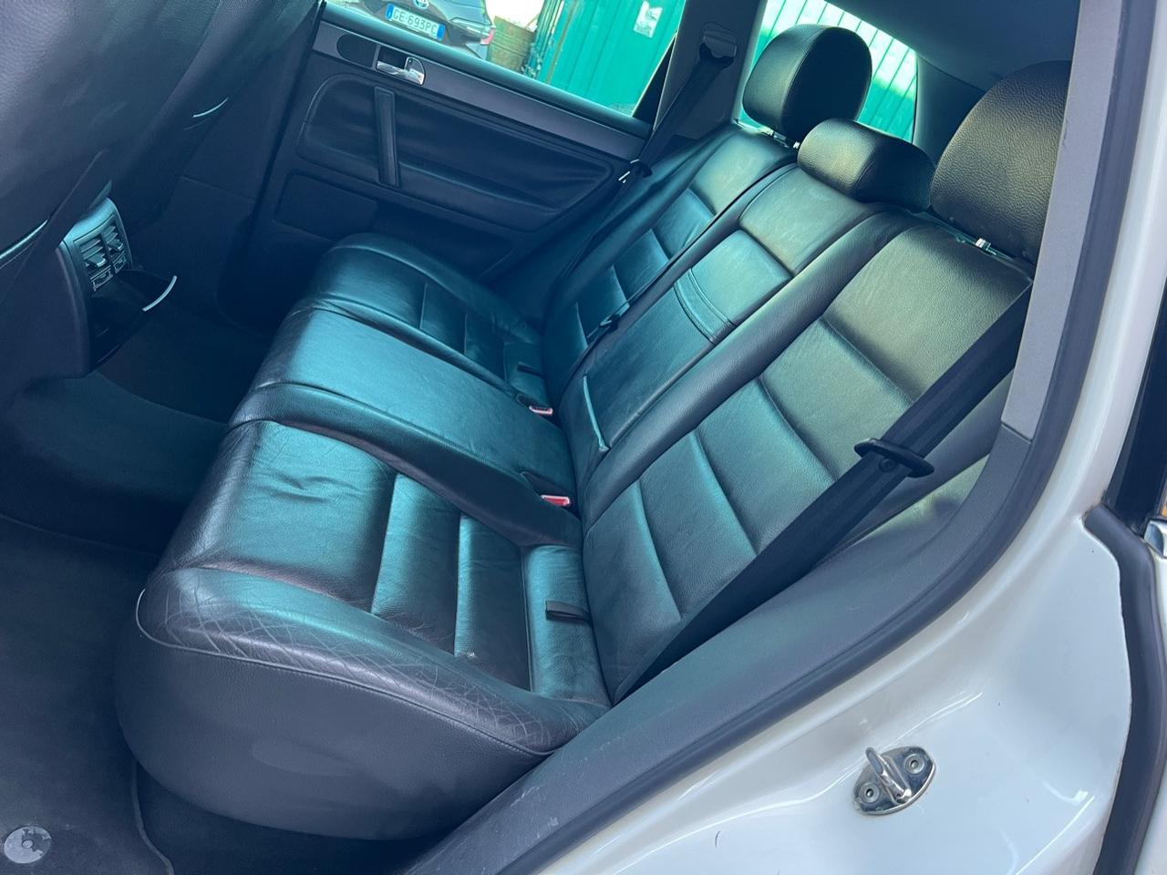 Volkswagen Touareg 2.5 tdi R5 Executive dpf FL