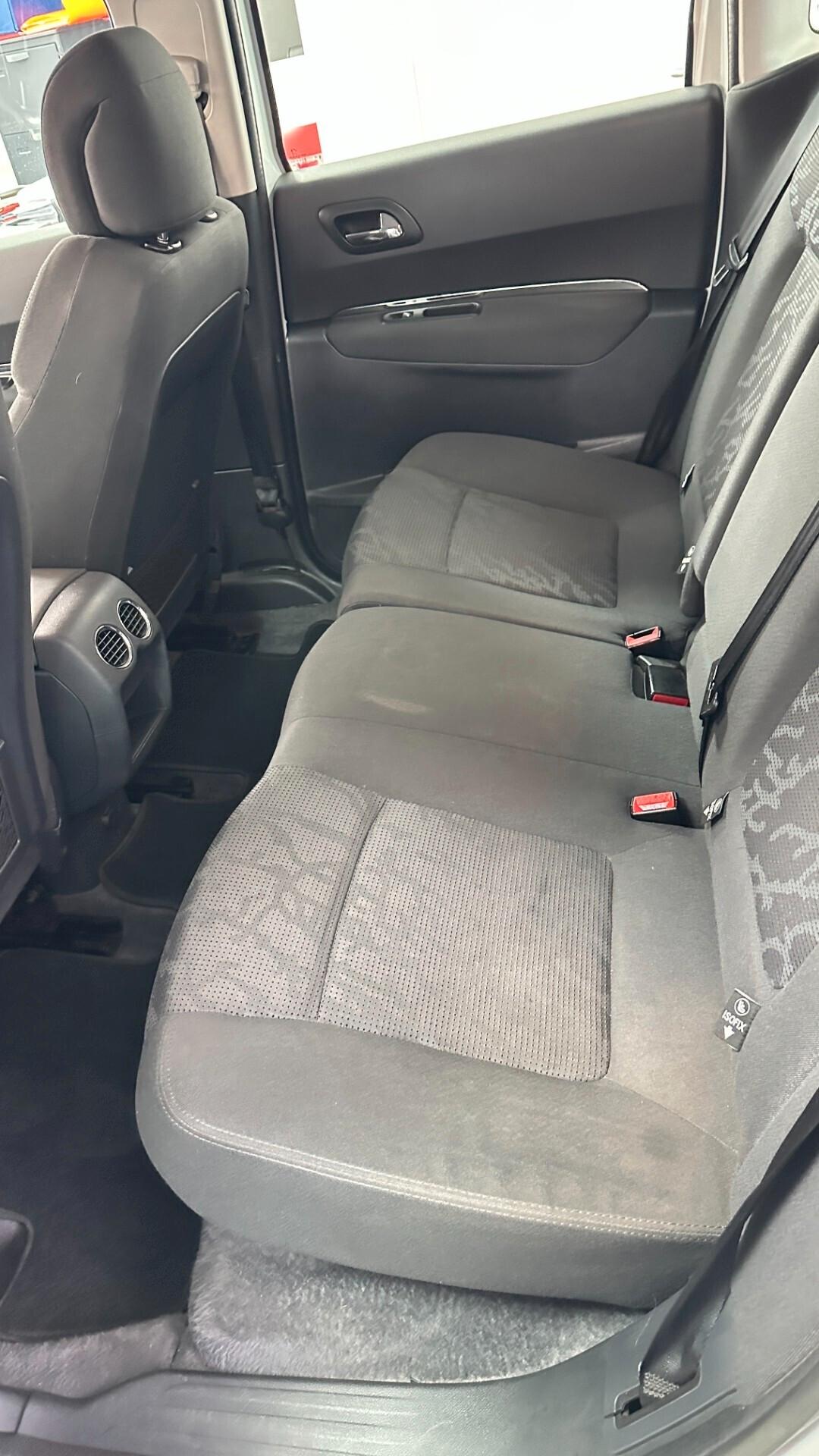 Peugeot 3008 1.6 HDi 115CV Business