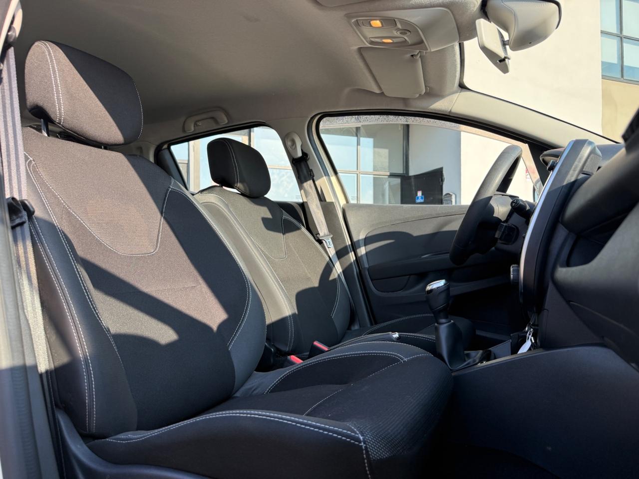 Renault Clio 1.2 75CV 5 porte Zen