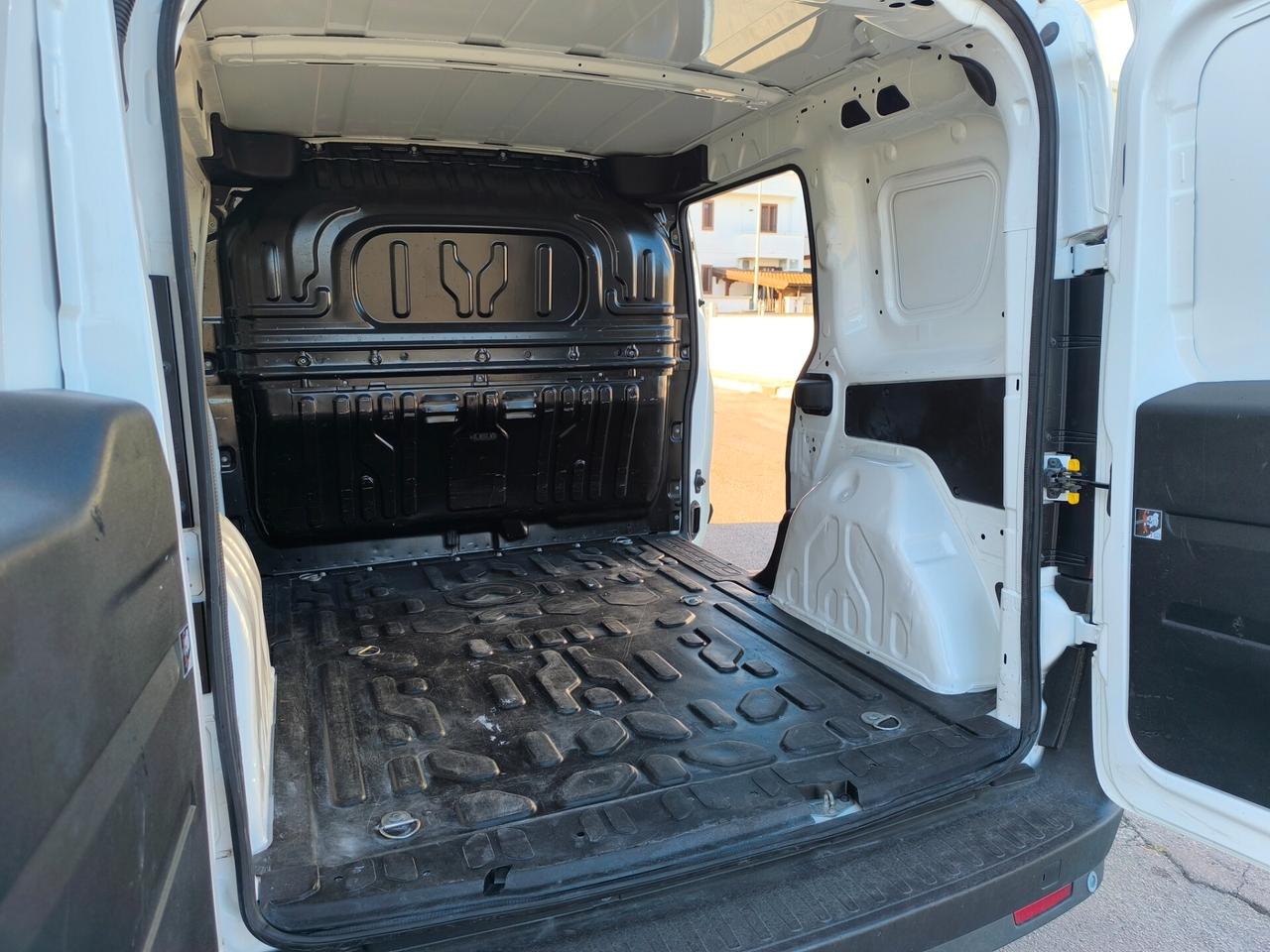 FIAT DOBLÒ 3 POSTI 1.6 DIESEL 08/2018 1 PROPRIETÀ NAVI/SENS.PARCHE