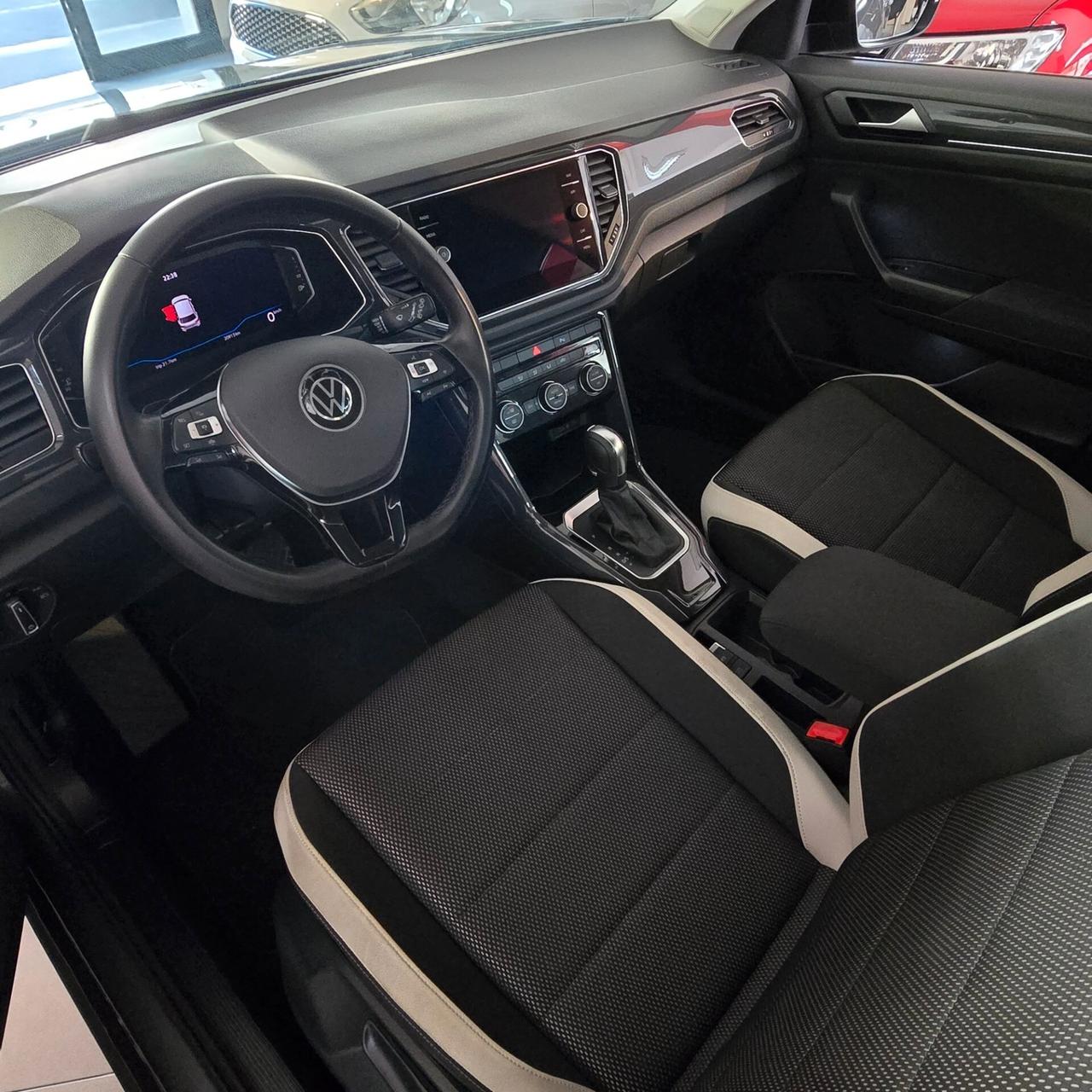 20.000 km - CAMBIO AUTOMATICO - Volkswagen T-Roc 1.5 TSI ACT DSG Advanced Technology