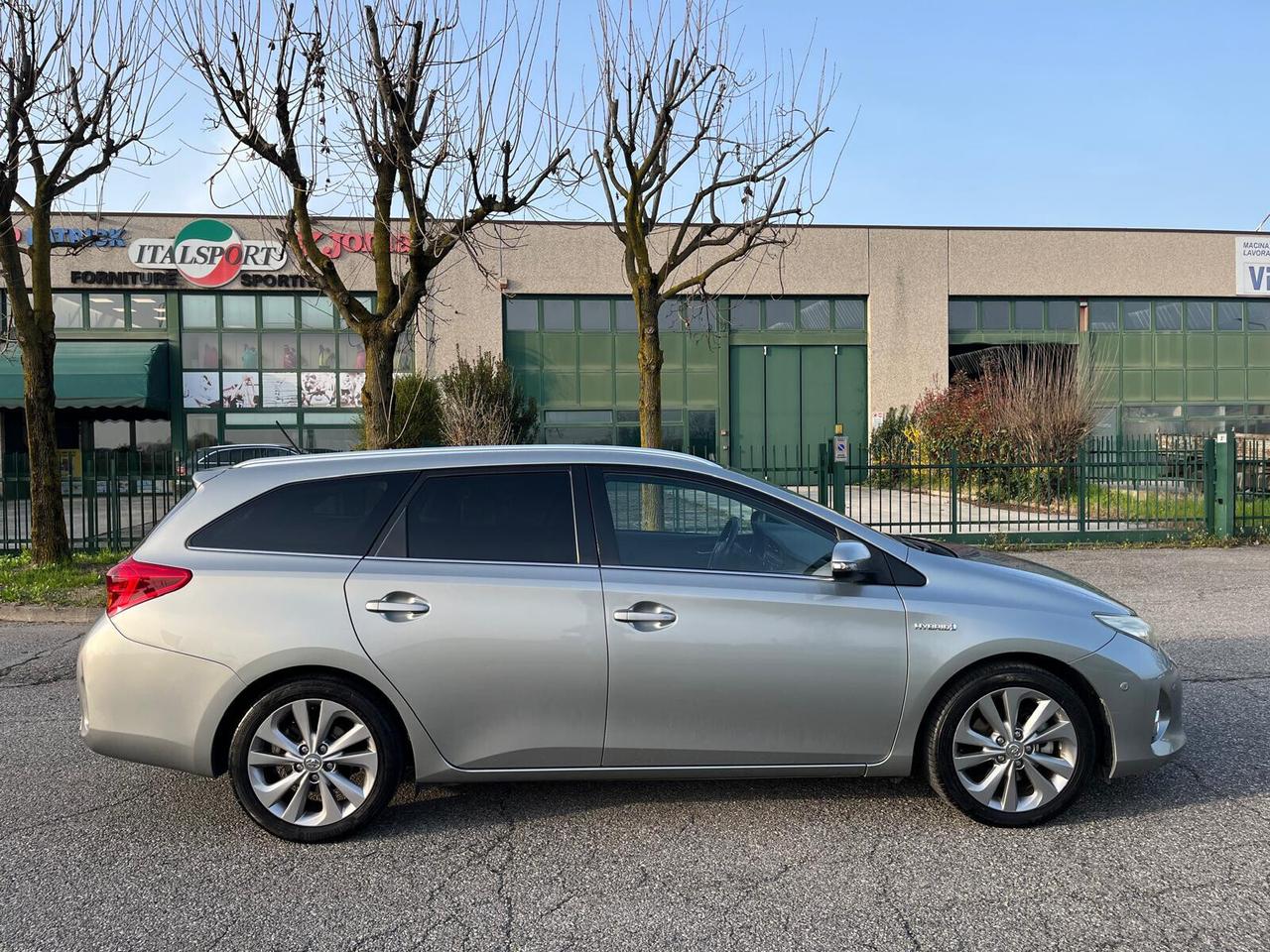 Toyota Auris 1.8 Hybrid 5 porte