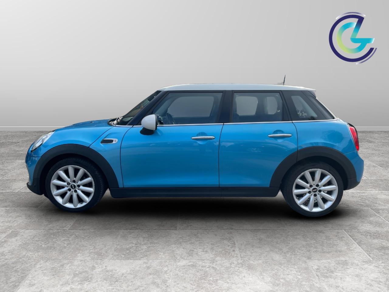 MINI Mini IV F55-F56 2014 - Mini 1.5 Cooper D Hype 5p