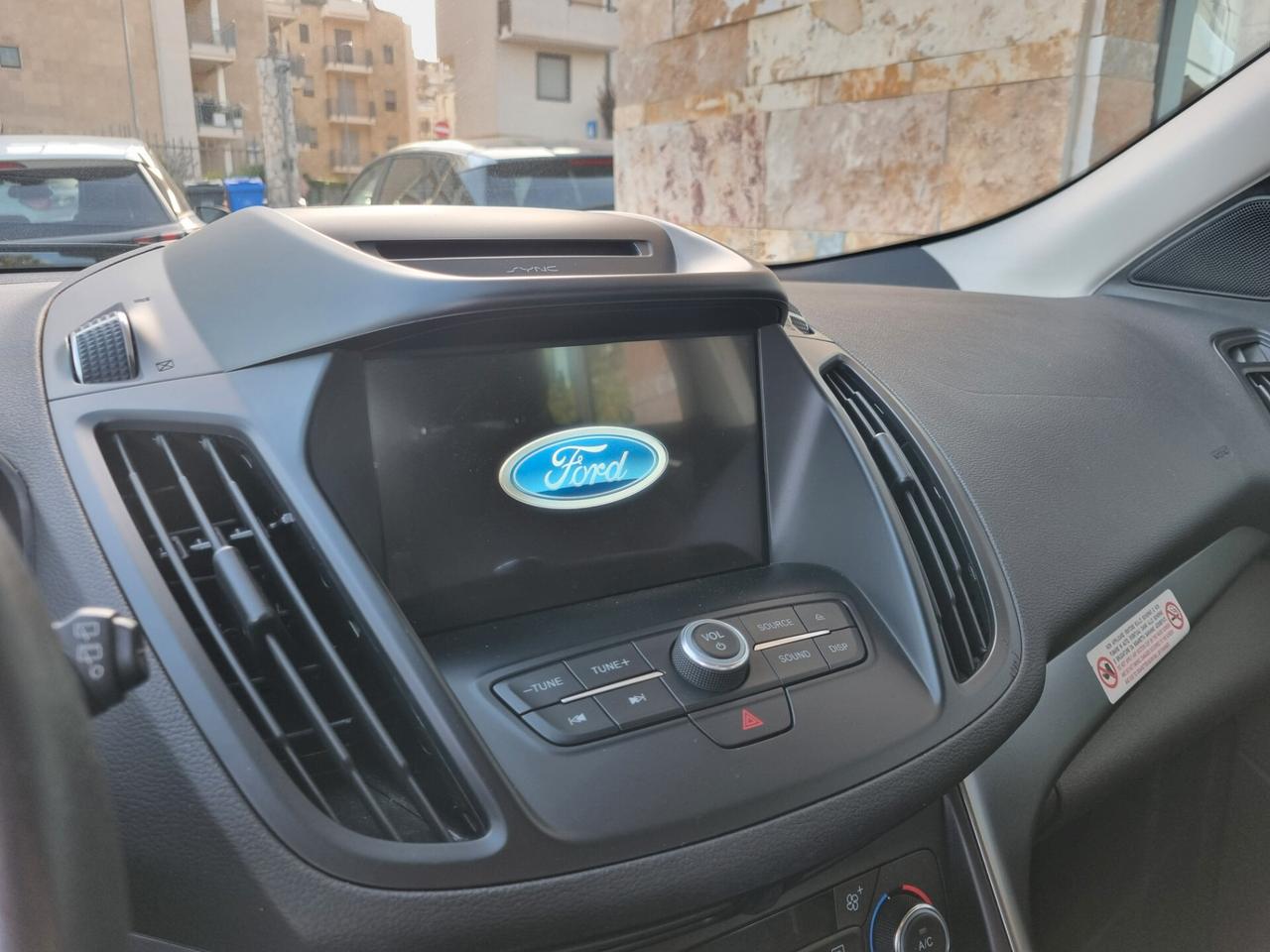 Ford Kuga 1.5 TDCI 120 CV S&S 2WD Powershift Business