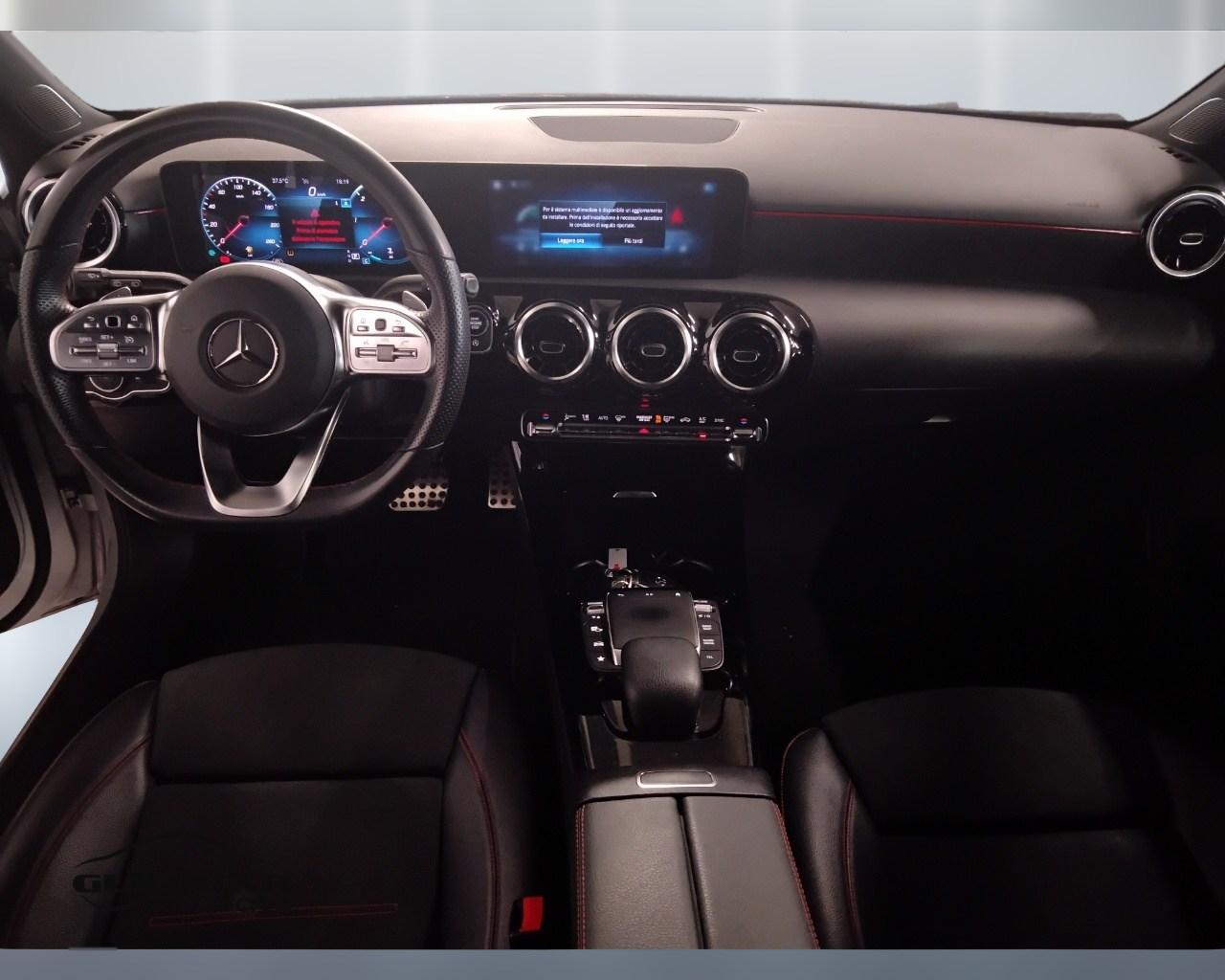 Mercedes-Benz Classe A - W177 2018 - A 180 d Premium auto