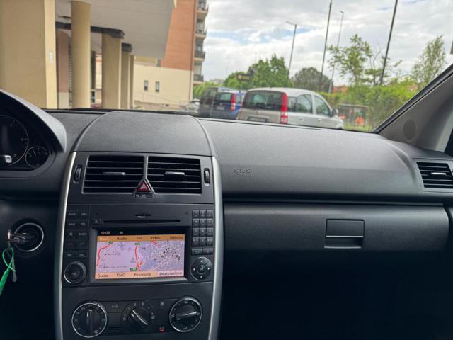 MERCEDES-BENZ A 180 CDI Premium
