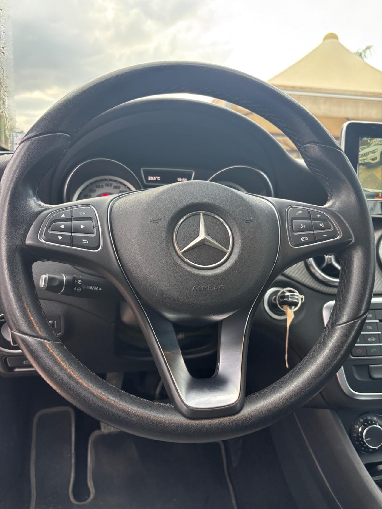 Mercedes-benz GLA 180 d Sport 12/2017