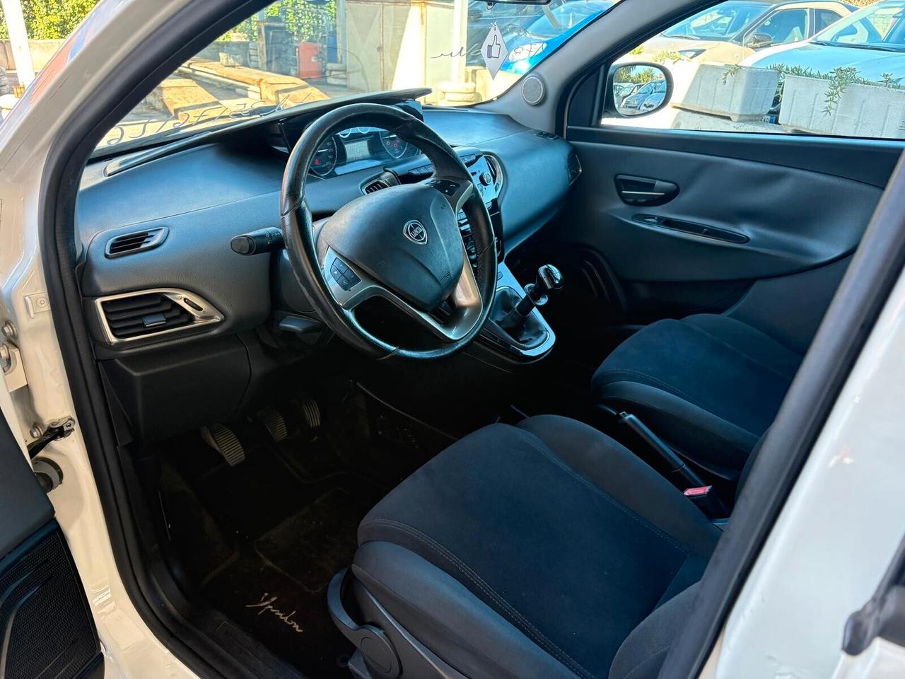 Lancia Ypsilon 0.9 TwinAir 85 CV 5 porte Metano Ecochic Elle