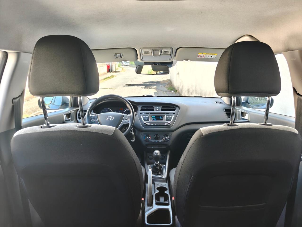 HYUNDAI I20 1.1 CRDI Comfort - 2016